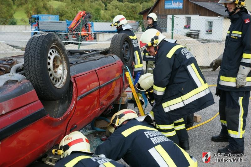 Einsatzübung Verkehrsunfall mit 3 PKW