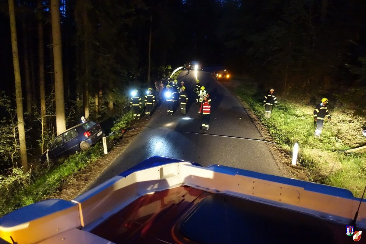 Fahrzeugbergung aus steiler Böschung