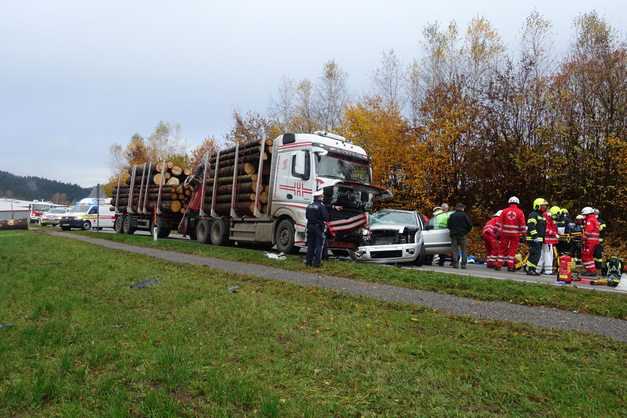 Verkehrsunfall mit Personenrettung in Haslach