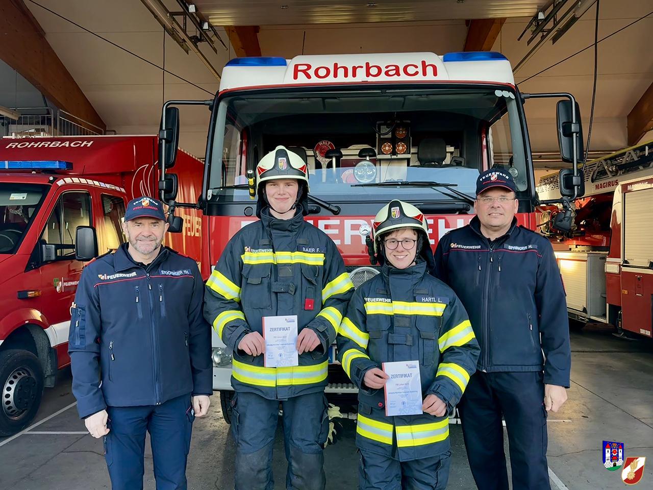 Zwei neue Truppmänner im Einsatzdienst